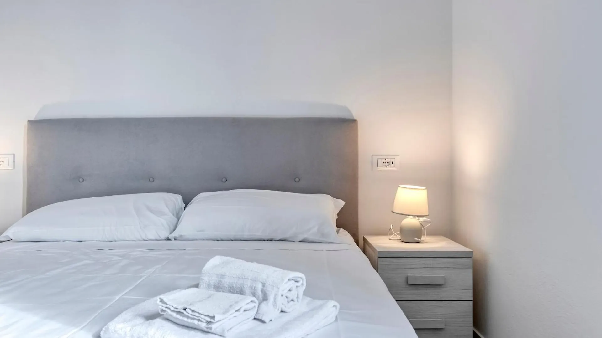 Blueshouse Carracci Bed & Breakfast Bologna 0*,  Italy