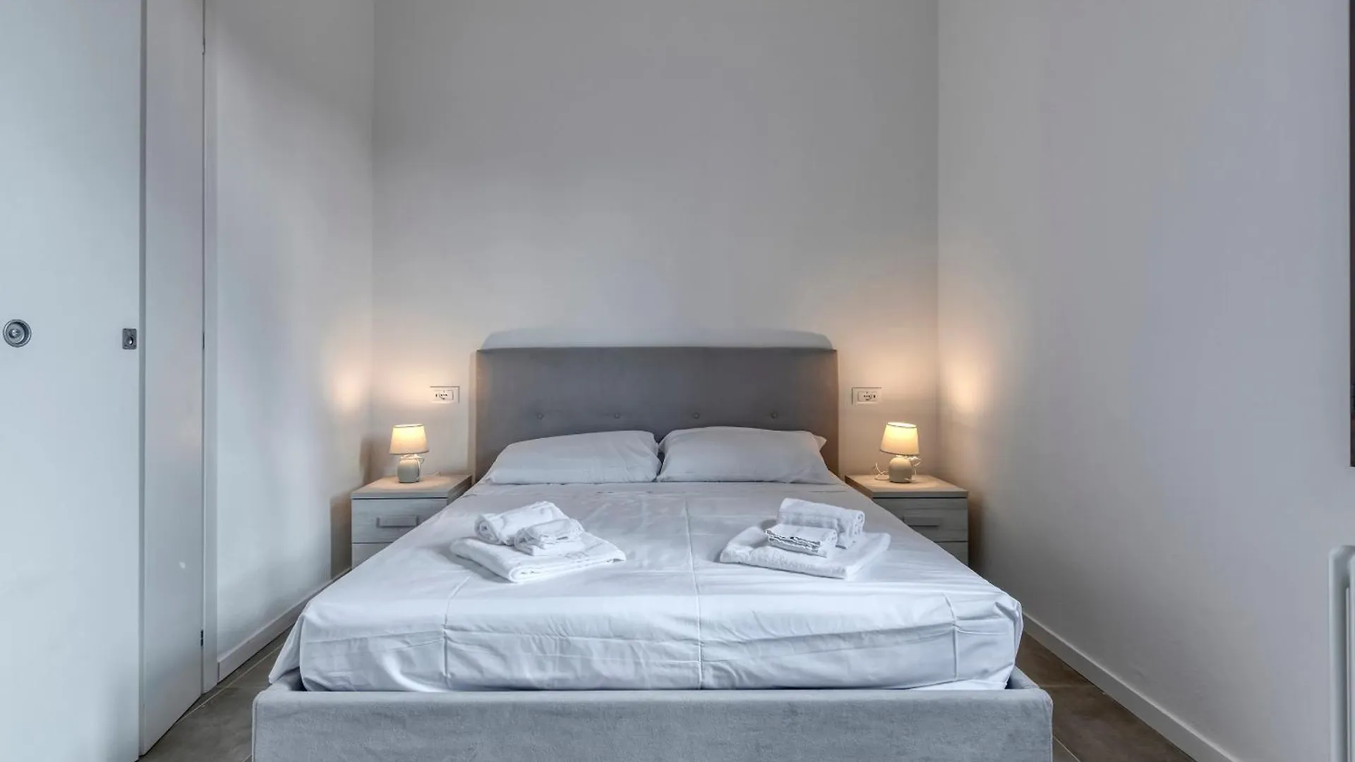 Blueshouse Carracci Bed & Breakfast Bologna Italy