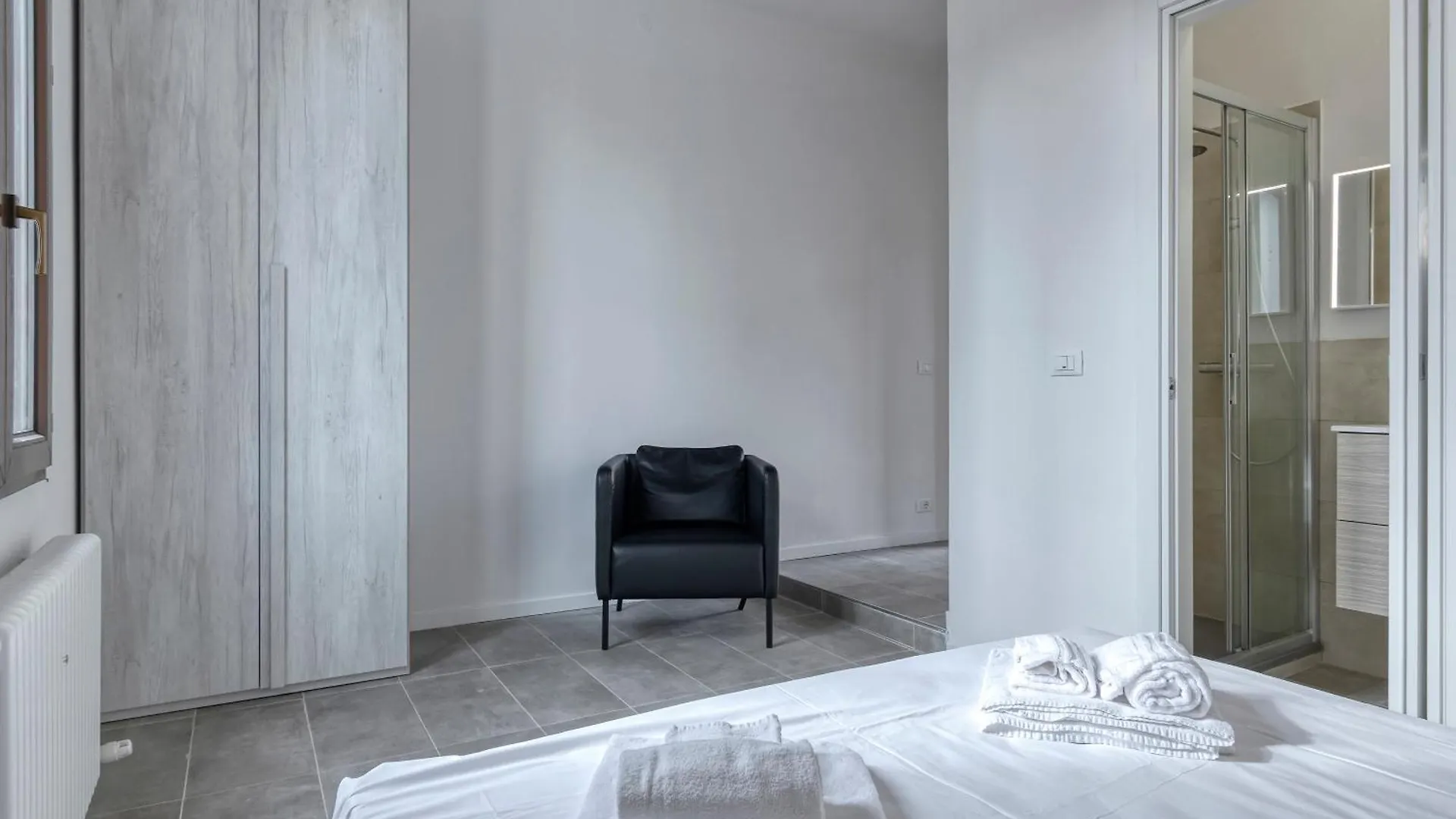 Blueshouse Carracci Bed & Breakfast Bologna Italy