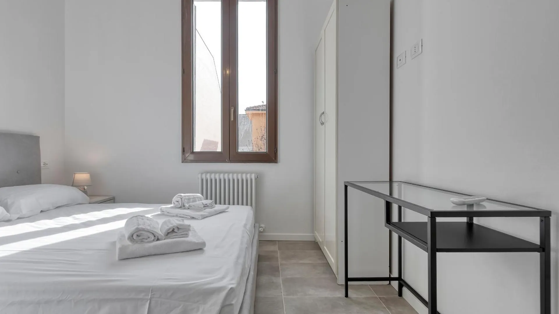 Blueshouse Carracci Bed & Breakfast Bologna Italy