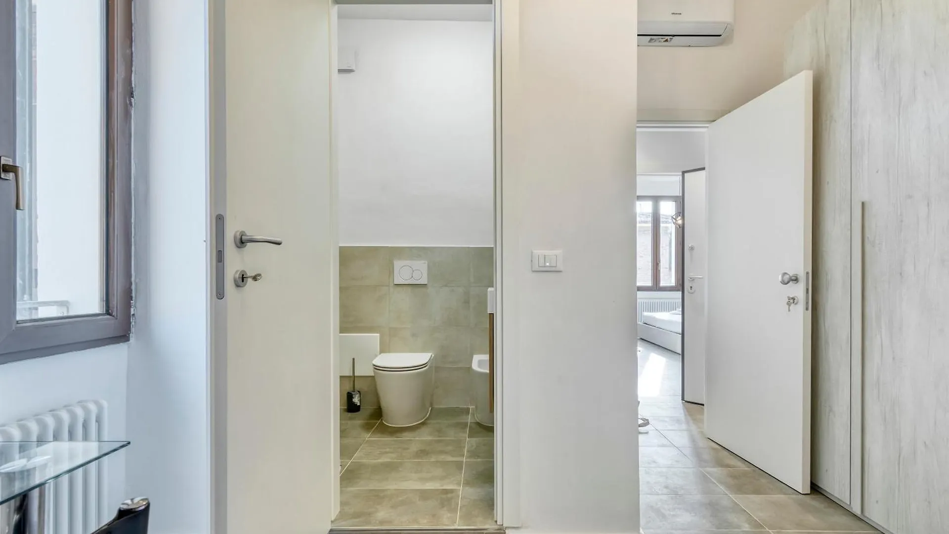 Blueshouse Carracci Bed & Breakfast Bologna 0*,  Italy